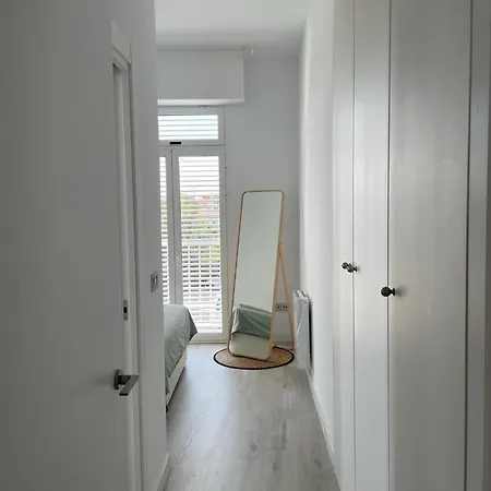 Apartment Lichtrijk 400m De Zee Met Zwembad. Vera